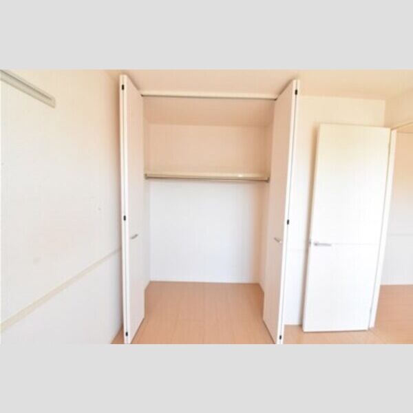 ビラ ルフト クローゼット