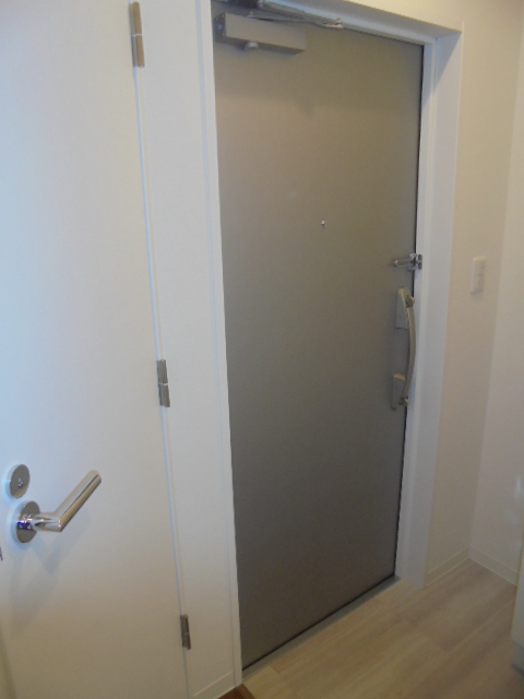 Ｗｅｓｔ　Ｆ．Ｙ． 玄関