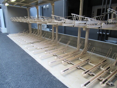 バウス氷川台1階 自転車置場