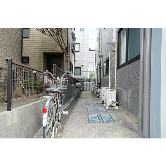 コスモプレイス東浦和0401号室 駐輪スペース