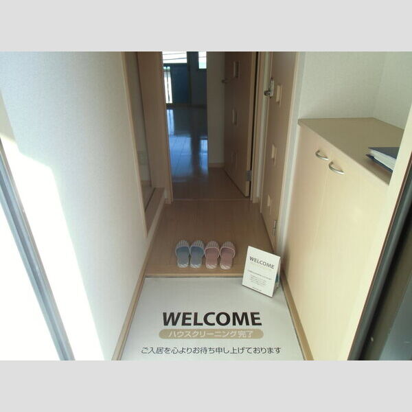 クロスクローバー203号室 玄関