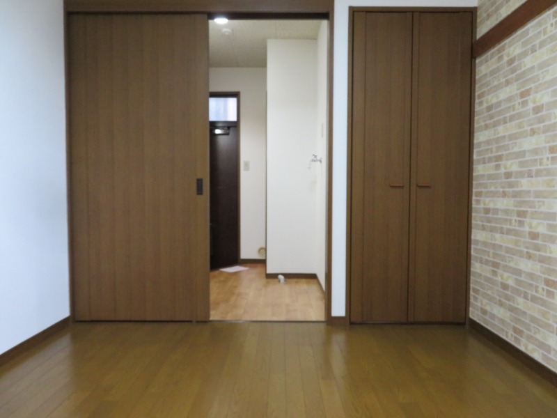 コムロハイム1階 ※別号室写真使用※