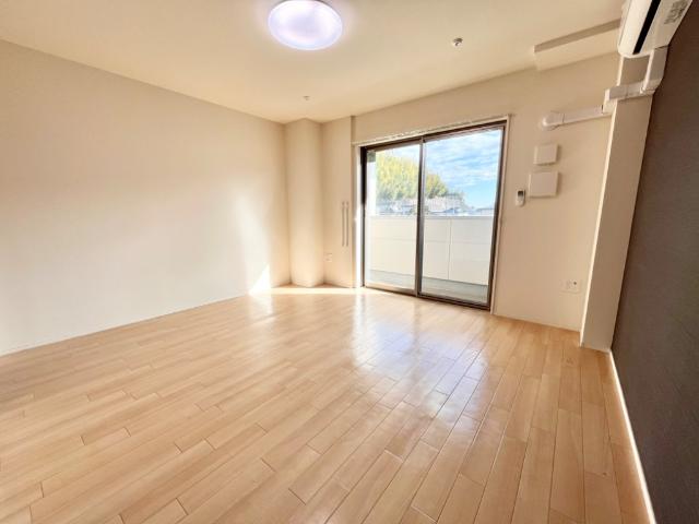 サン　コンフォート202号室 洋室