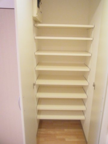 プライムアーバン西荻窪Ⅱ412号室 収納