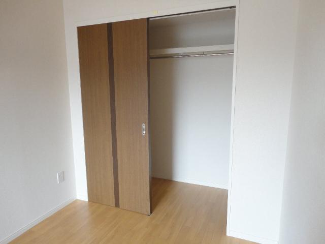 Ｒｏｍａｎｔｉｓ　Ｋａｗａｇｕｃｈｉ（ロマンティス　川口） クローゼット