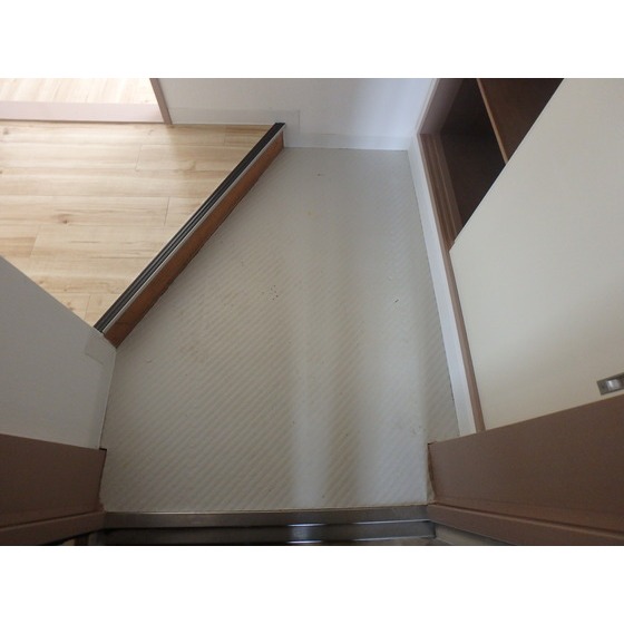 ビジュアルピア402号室 玄関