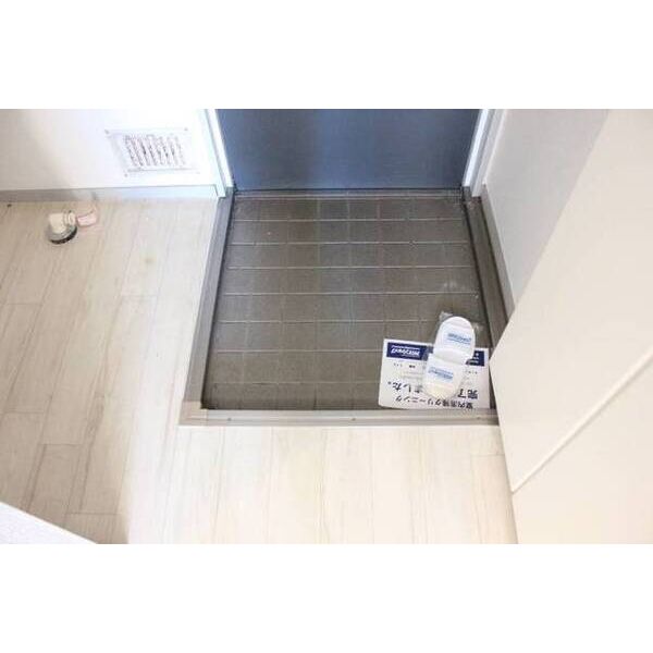 アイレッツM0202号室 玄関