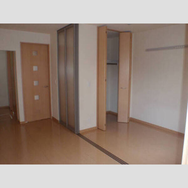 ヴェルドミールⅡ・Ⅲ　Ⅱ Ⅱ101 洋室