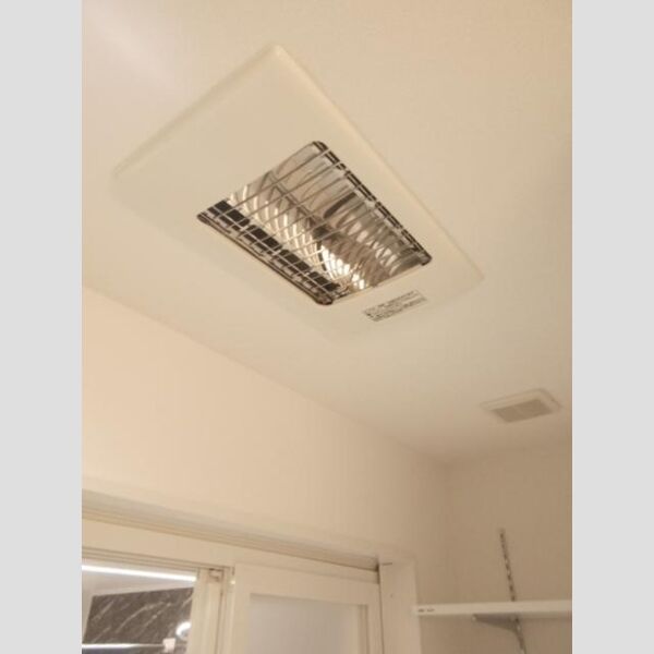 ラ・ベレッツァ　フェリオ407号室 冷風機能付きふく射暖房機