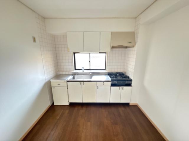 ロイヤルメゾン高森103号室 キッチン