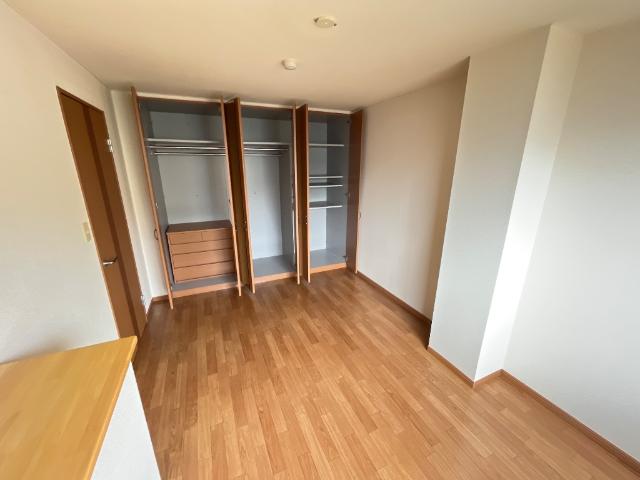 シャトー・ル・レーヴ壱番館108号室 洋室