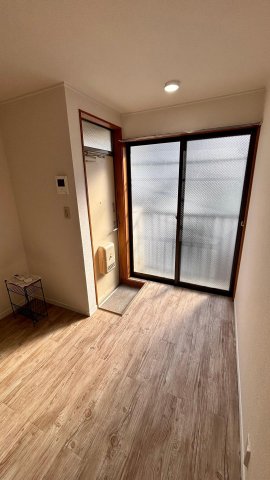 Rooms北新宿2B号室 玄関