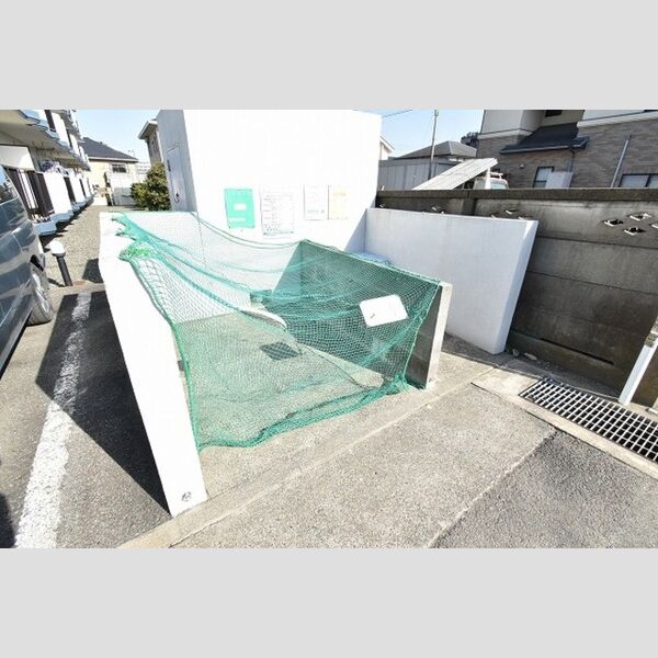 クレスト・マンション ゴミ集積場