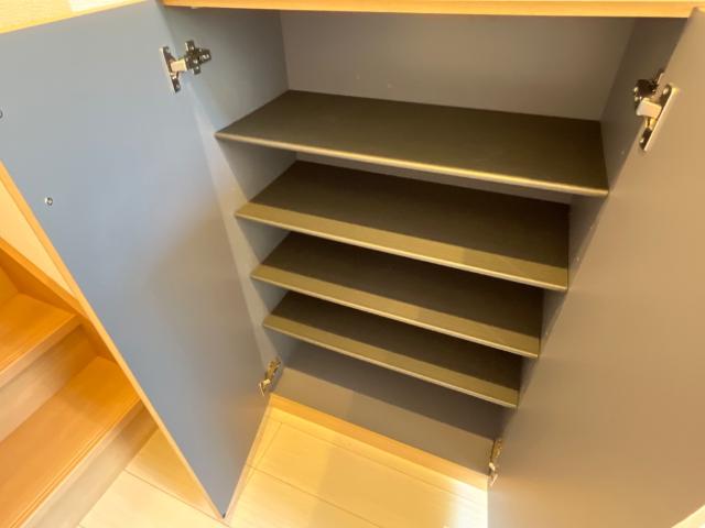 Ｍａｊｅｓｔｉｃ　ｇａｒｄｅｎ 下駄箱