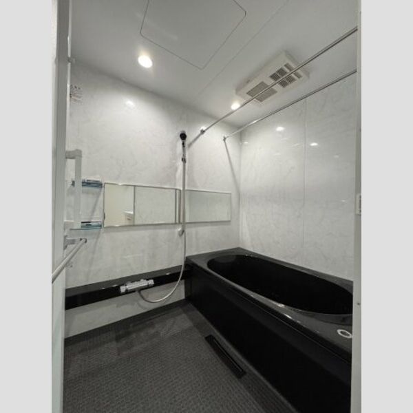 フレジア101号室 一日の疲れを癒すのはやっぱりゆとりのお風呂ですね♪