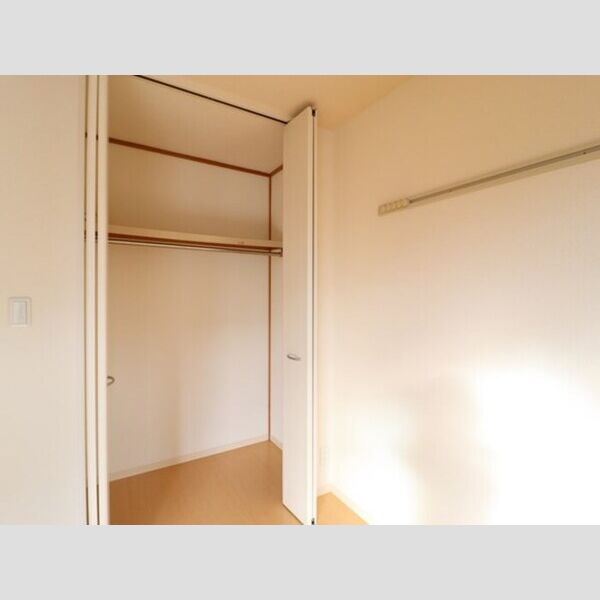 グランドゥール　Ⅱ102号室 クローゼット