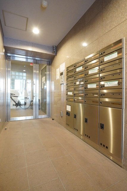 フォレストヒルズ小日向6階 エントランス