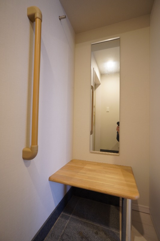 IL MEZZO DI TOKYO，UNO 玄関姿見