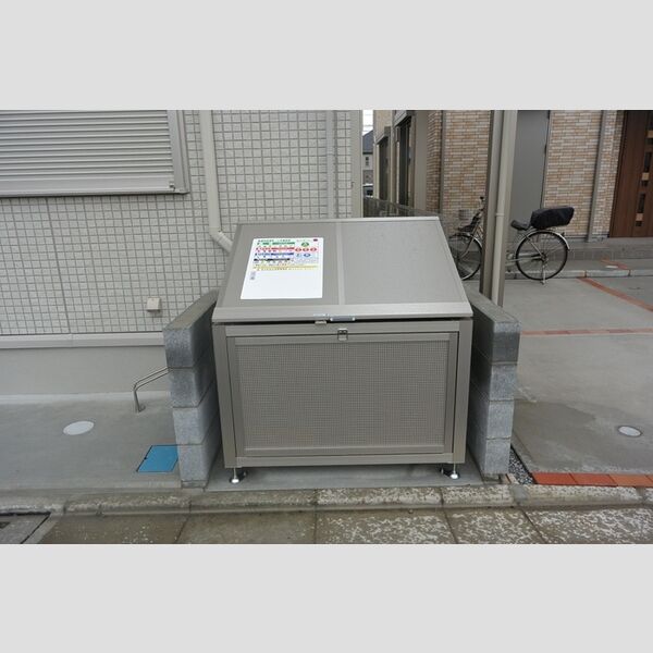 グリーン　パティオ ゴミストッカー