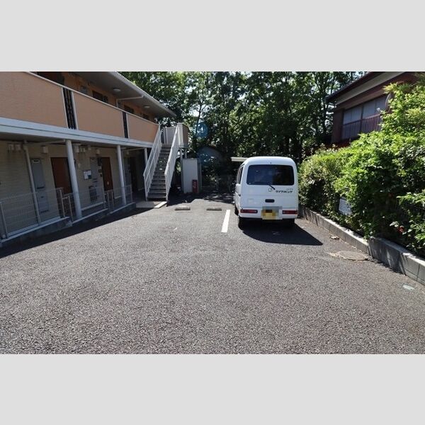 ラルゴ107号室 駐車場