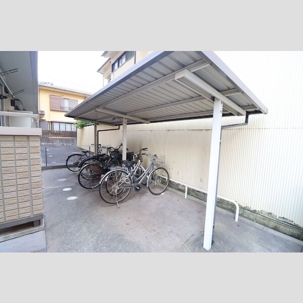 ポラリス 駐輪場