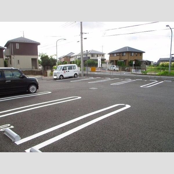 カーサ・ブリリオ 駐車場