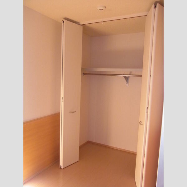 シャルマンコート101号室 洋室3帖クローゼット