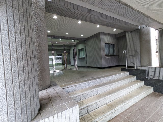 メゾンドプランタン101号室 エントランス