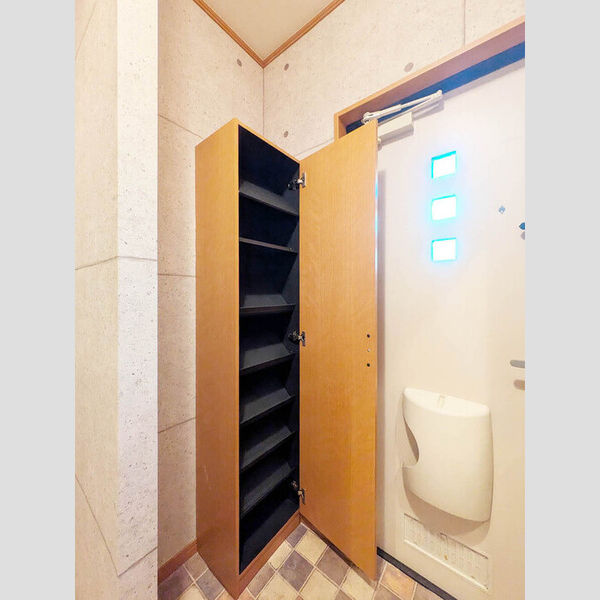 ヴィラ・ファミーユ　A 玄関収納