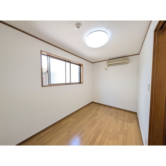 大山西町戸建 1階　洋室