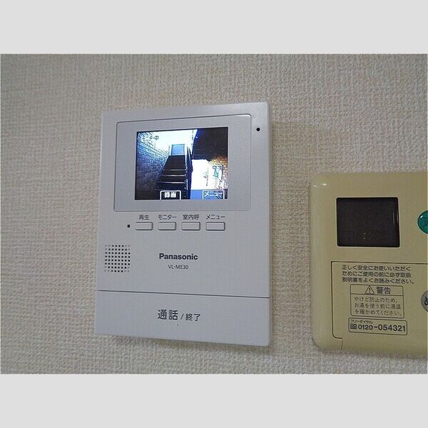 アルカイックシャトー　西館102号室 カラーモニターホン