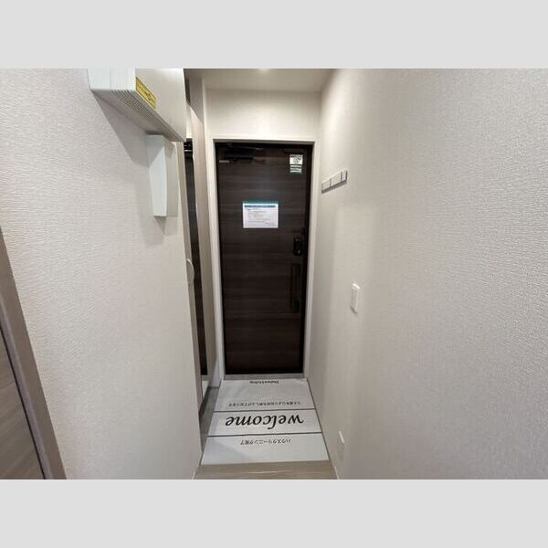 D-ROOM寺町203号室 玄関