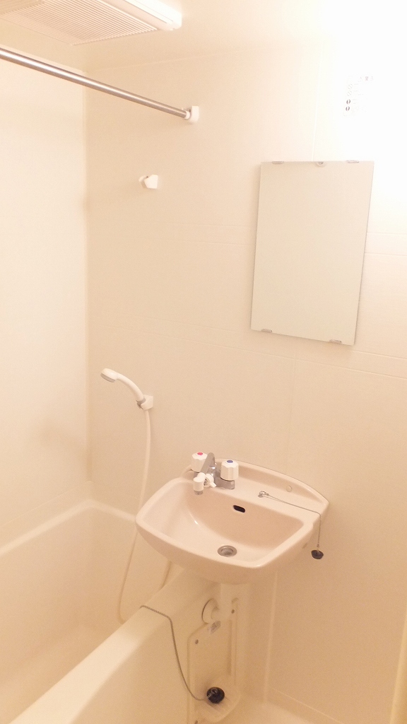 レオパレス喜勇101号室 浴室喚起乾燥機付き