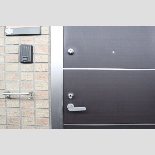 コンフォール203号室 玄関(外側)