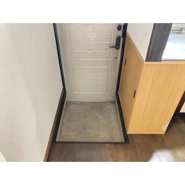 サニーハイツ園生0105号室 玄関