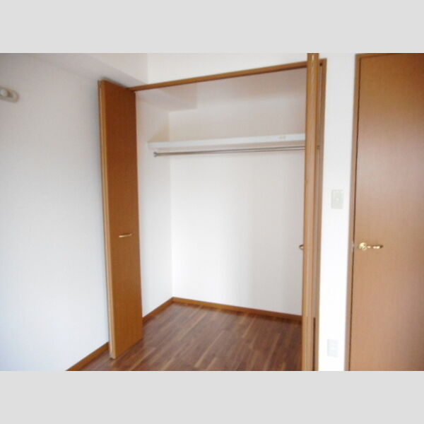 メゾン・ルミエール101号室 クローゼット