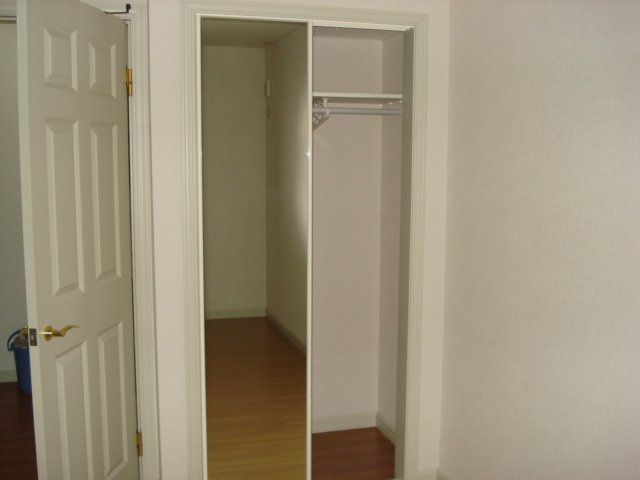 クライン・ブルーメ 洋室収納