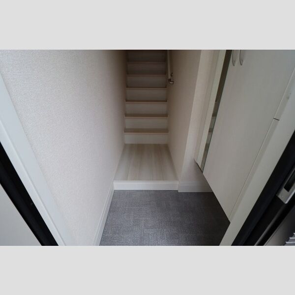 ロータスヒル 玄関　シューズボックス(トールタイプ)あり