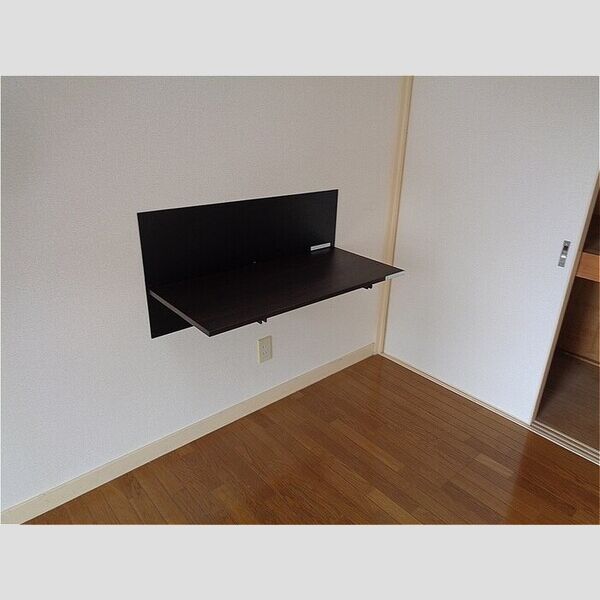 グリーンウッドハイツB206号室 ワークデスク