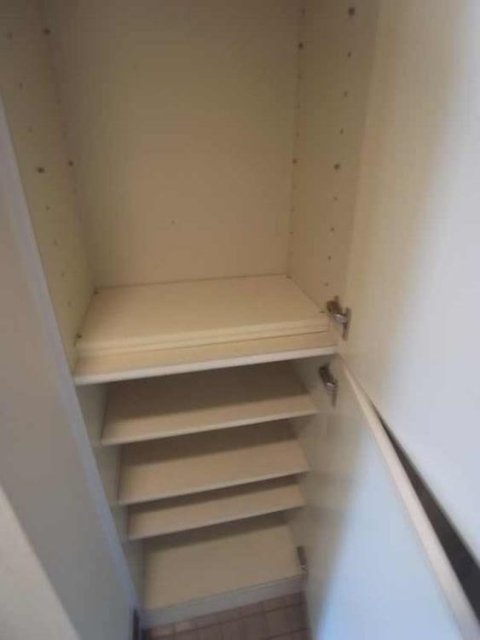 ジョイフル下井草2階 靴入