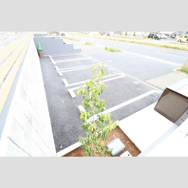 グランサントビー 駐車場