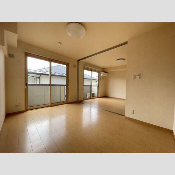 サンパティーク202号室 洋室　6帖