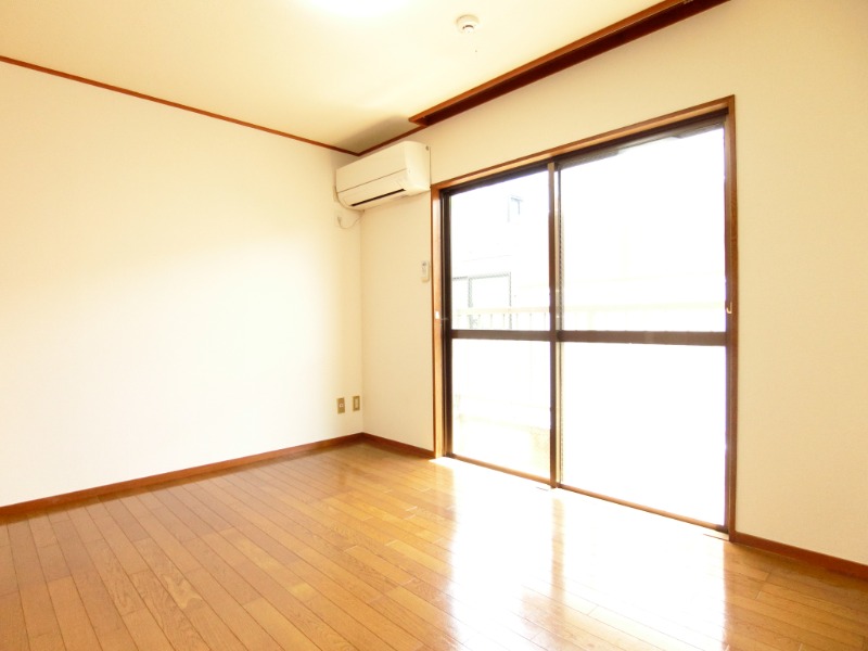 メゾン青島 リビング