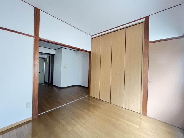 第一マンション1階 掲載の写真は退去前の写真となります。