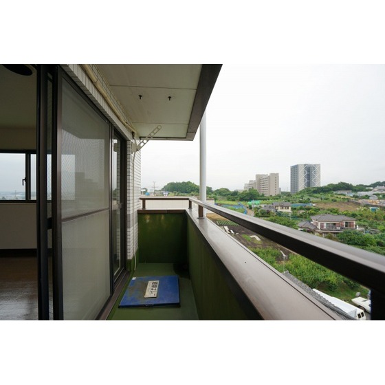 グリーンヒルズすずかけ台0502号室 洗濯物干せます