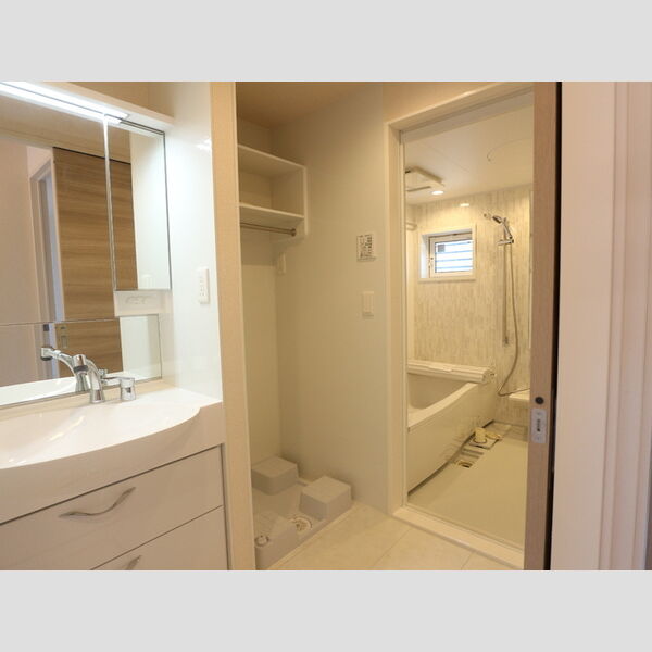 ディアコート105号室 洗面所、バス