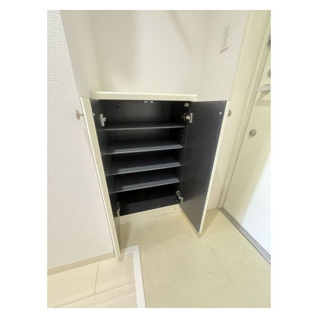 ルクレ中落合0901号室 玄関