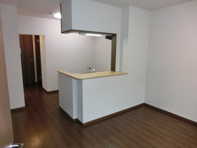 パラディ102号室 リビング