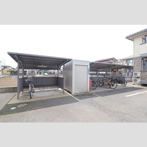 リトルアイランドⅢ203号室 駐輪場
