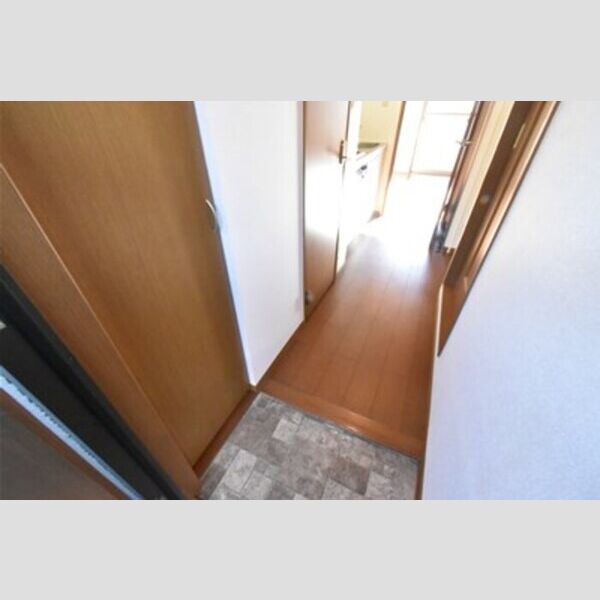 アゼリア202号室 玄関